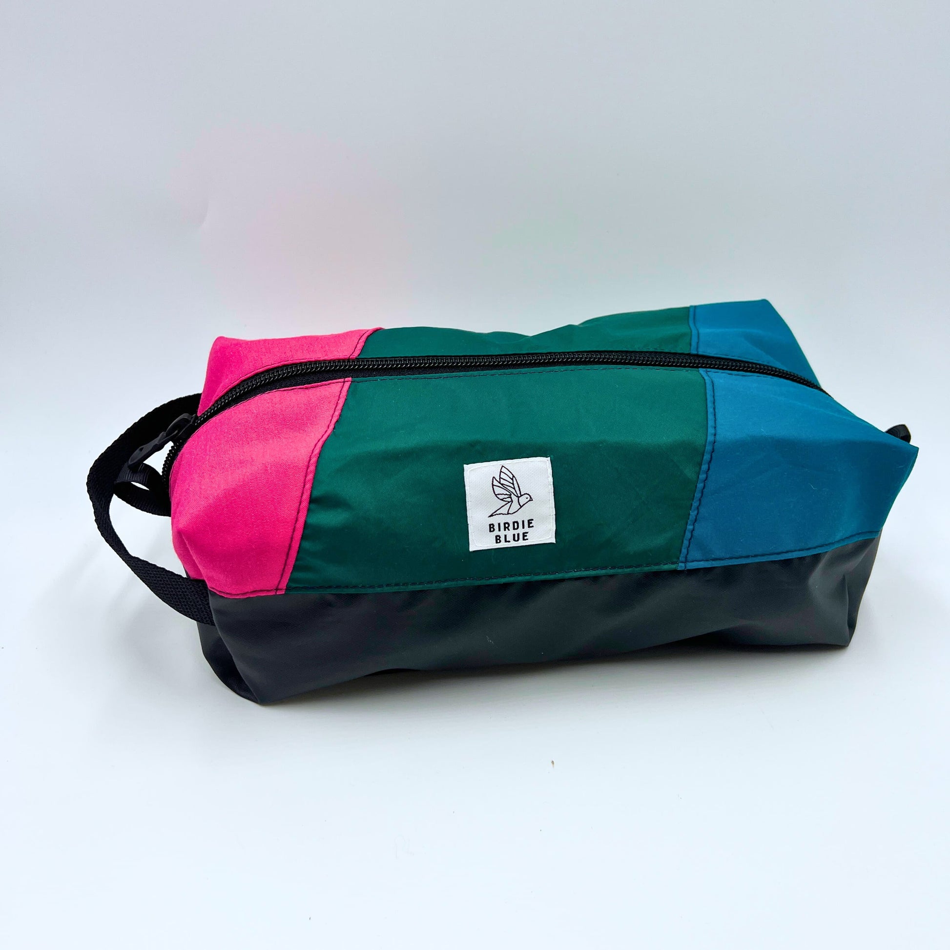 dsc traveler toiletry bag The Traveler – BirdieBlue